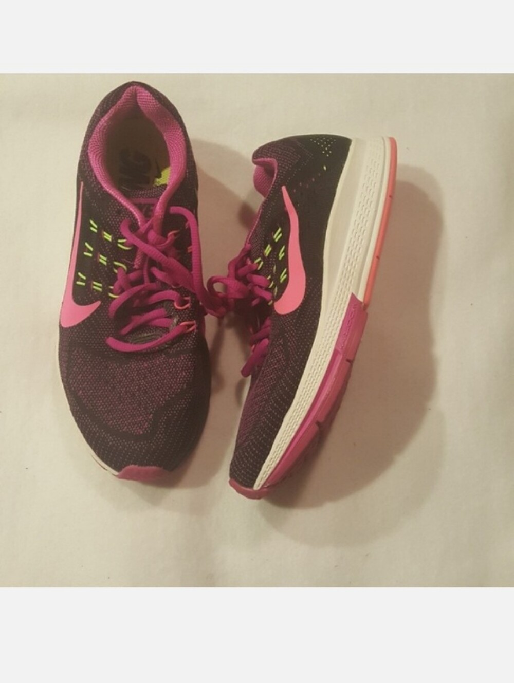 NWOT Nike Womens Zoom Structure Sneakers Sz 6